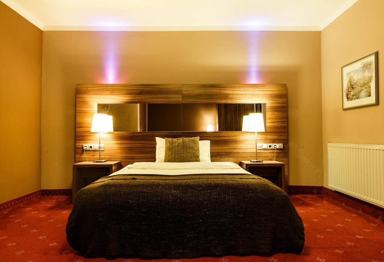 Hotel Salisburgo Esterno foto