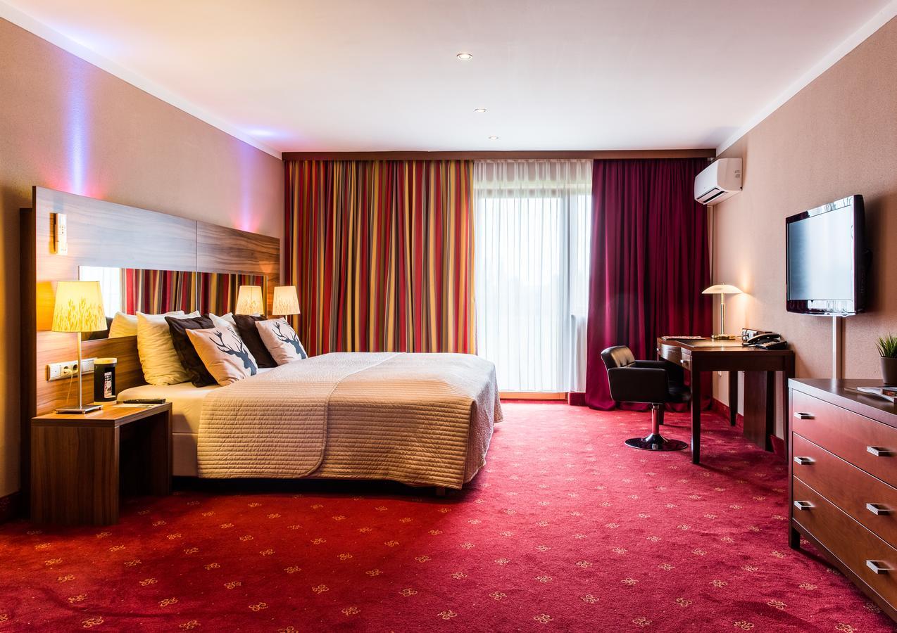 Hotel Salisburgo Esterno foto