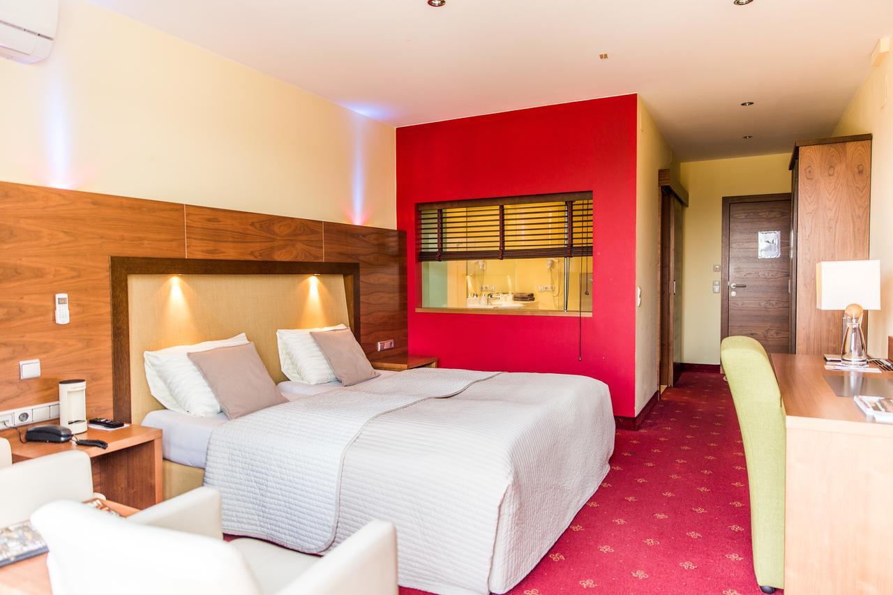 Hotel Salisburgo Esterno foto